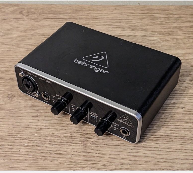 Rode nt1 signature si intrefata audio umc22