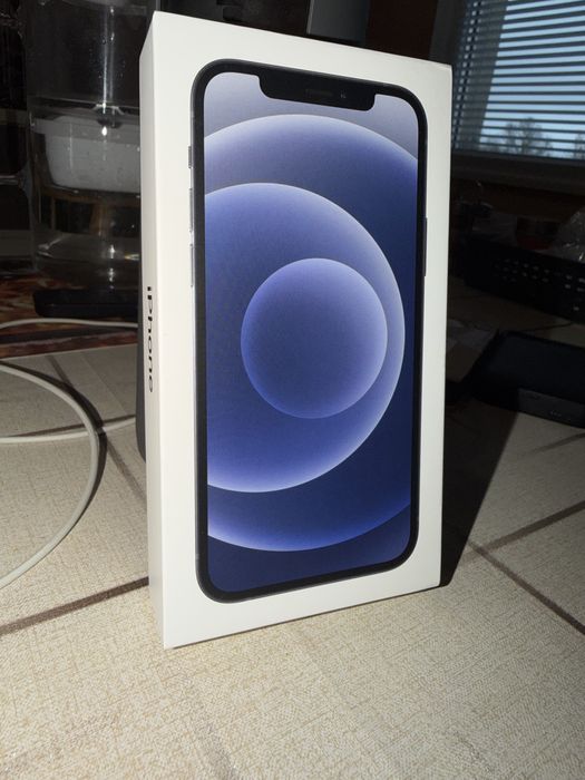 Iphone 12 Black 64GB с кейс с вгдрадена батерия