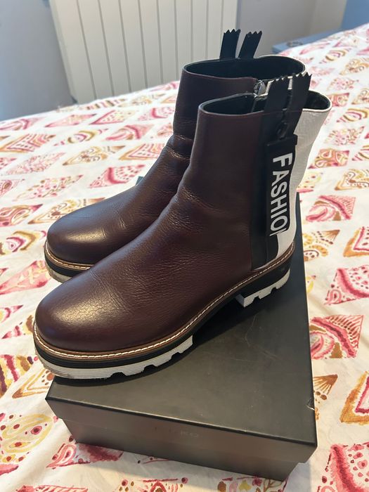 Дамски боти Sara Pen