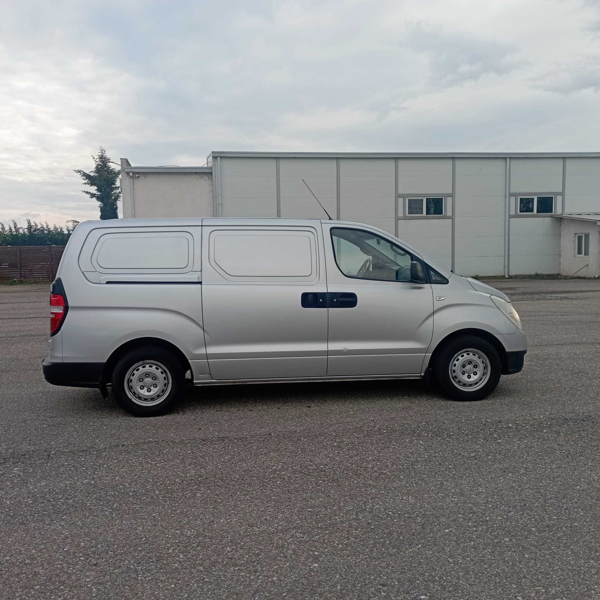 Hyundai H 300 
 2011(renault,opel vivaro)