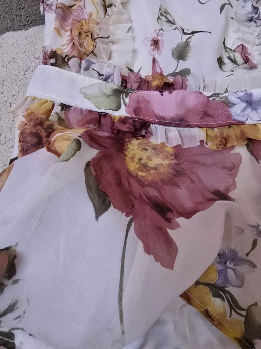 Бутиков топ на цветя- размер S