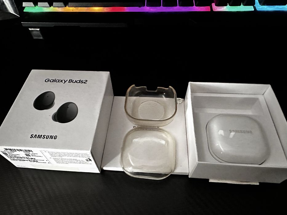 Samsung buds 2 + калъфче