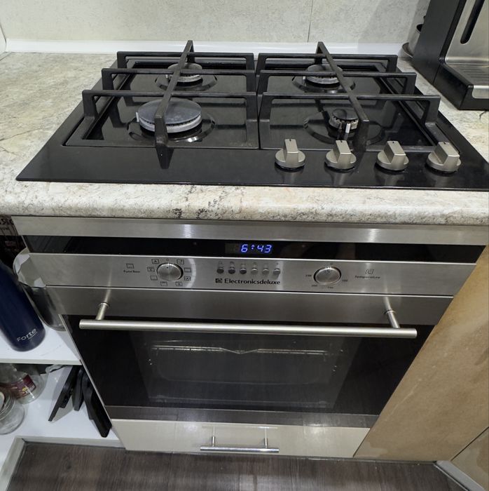 Варочная и духовой шкаф