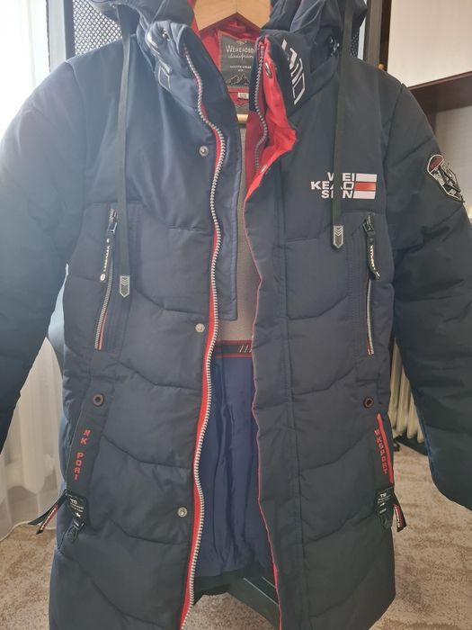 Пуховик на мальчика. Очень тёплый.