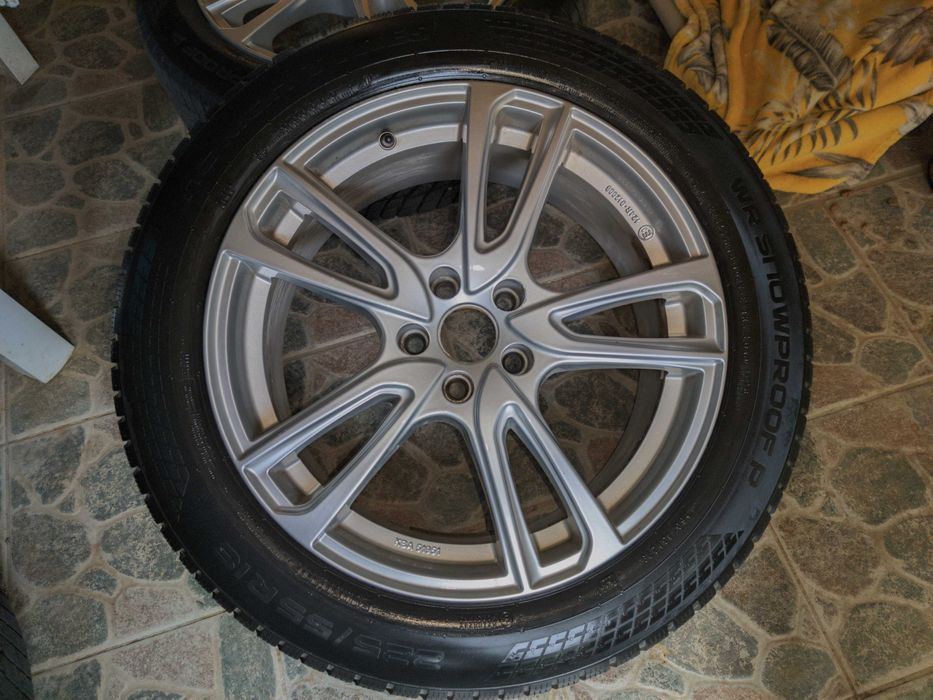 Jante GMP + anvelope Nokian iarnă 5x108 ET45 R18