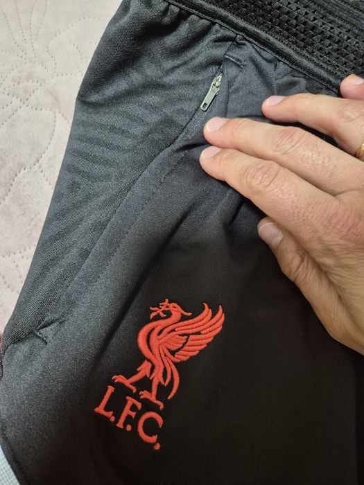 Nike Liverpool футболен екип - анцунг + подарък тениска