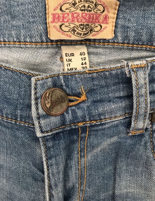 Pantaloni de jeans rupti Bershka nr.40