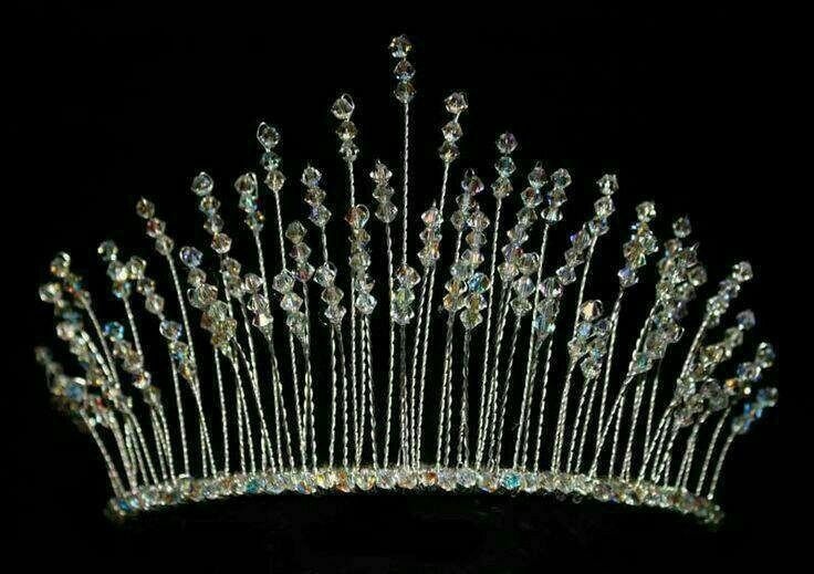 Sarpolar uchun diademalar biz bilan arzon narxda yasating