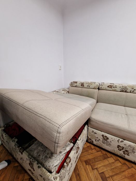 Colțar extensibil cu ladă pentru depozitare