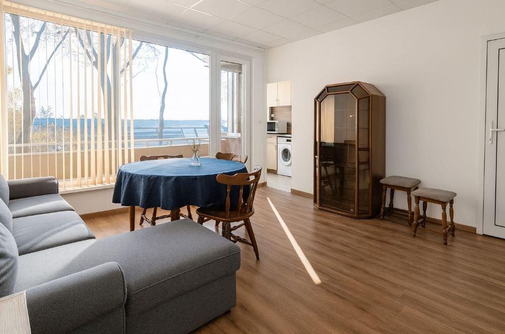 Тристаен апартамент в района на Спортна зала!