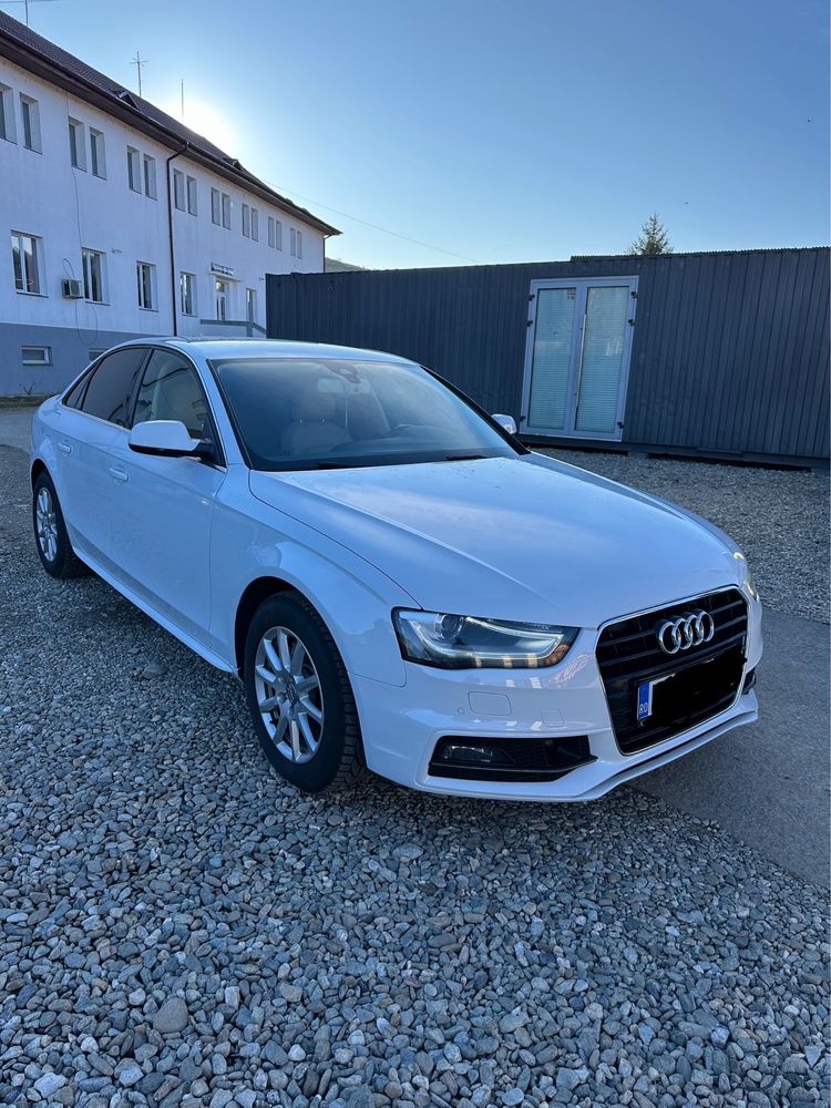 Audi A4 b8 S-line