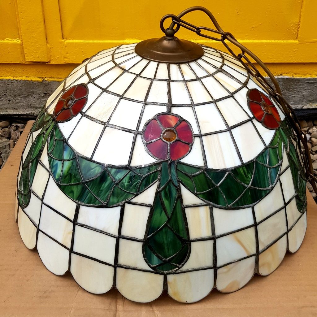 Lampa tavan Tiffany dimensiuni mari