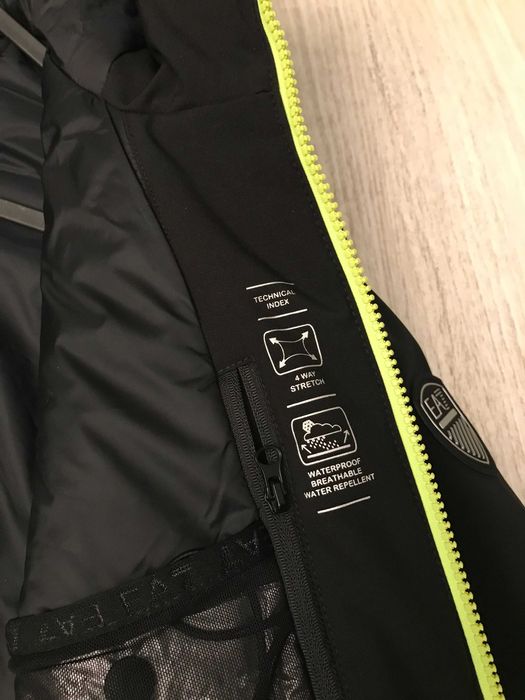 Emporio Armani EA7 geaca ski M, autentica, retail 690 euro