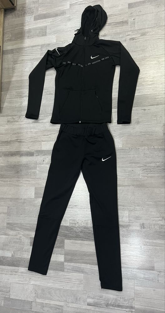 Nike дамски екип L