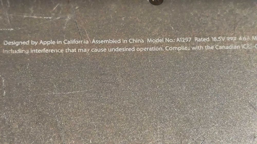 лаптоп  - ябълка