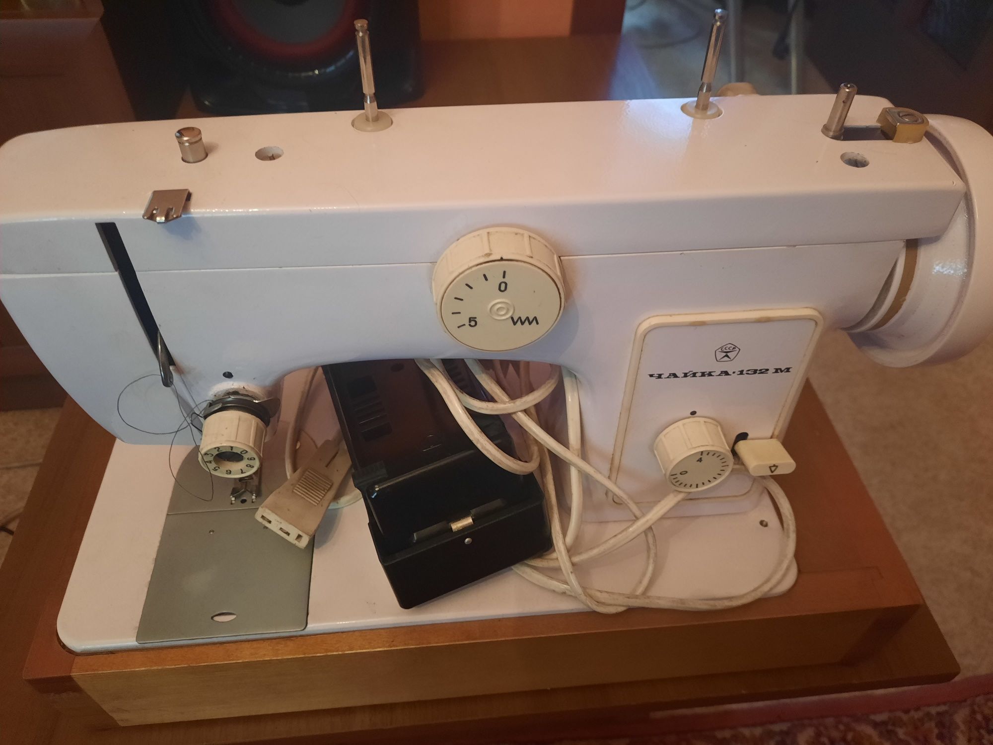 Продаётся электрическая  швейная машинка  Чайка 132
