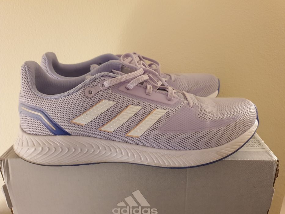 Vând adidas nr. 42