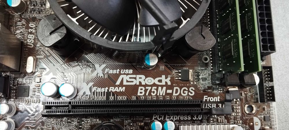 Комплект дънна платка, процесор i5 и 16GB RAM