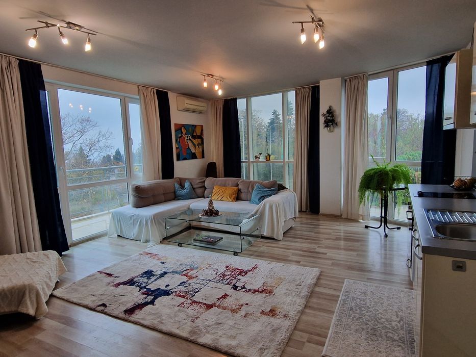 Продавам двустаен с парко място в Евксиноград,собственик