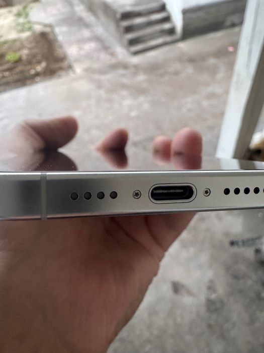 iPhone 15 pro max white