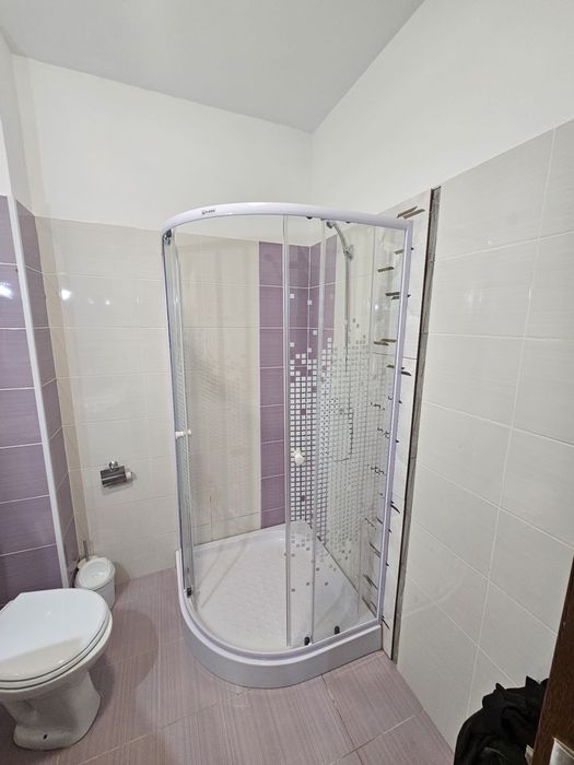 Cabina de dus demontata