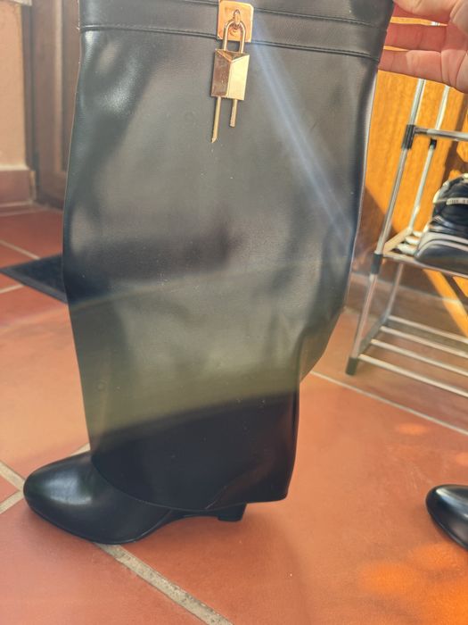 Черни ботуши с висок ток