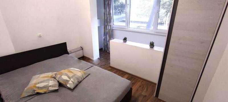 Дава се под наем Тристаен апартамент в Бургас, Зорница - 61 кв.м за 191.25 € - Снимка #1