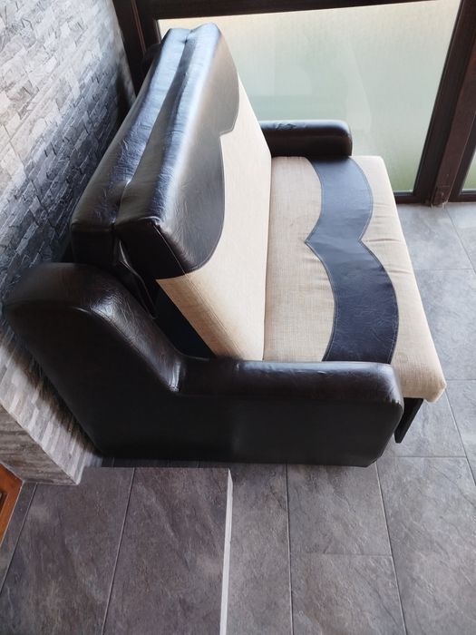 Vând canapea extensibilă cu ladă de depozitare