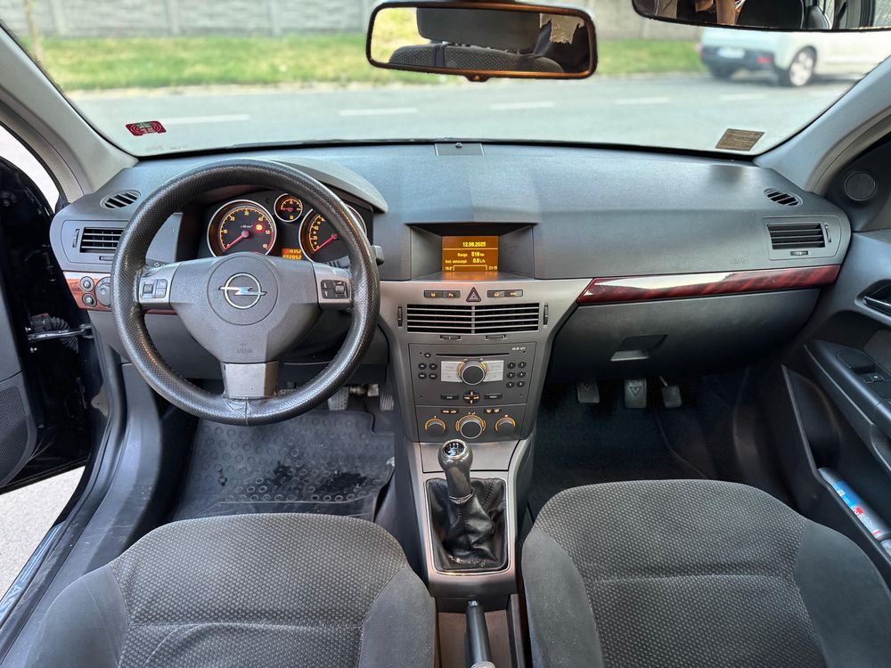 Opel Astra H 2004