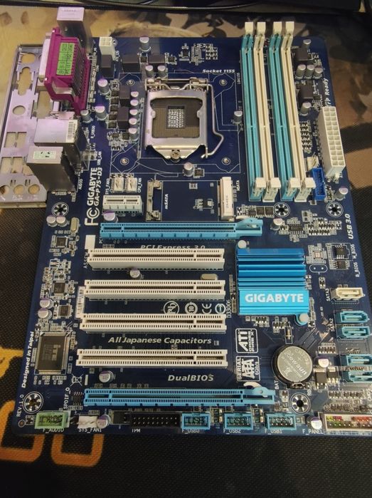 Gigabyte GA-P75-D3  sifatli kotta plata PCI COMport