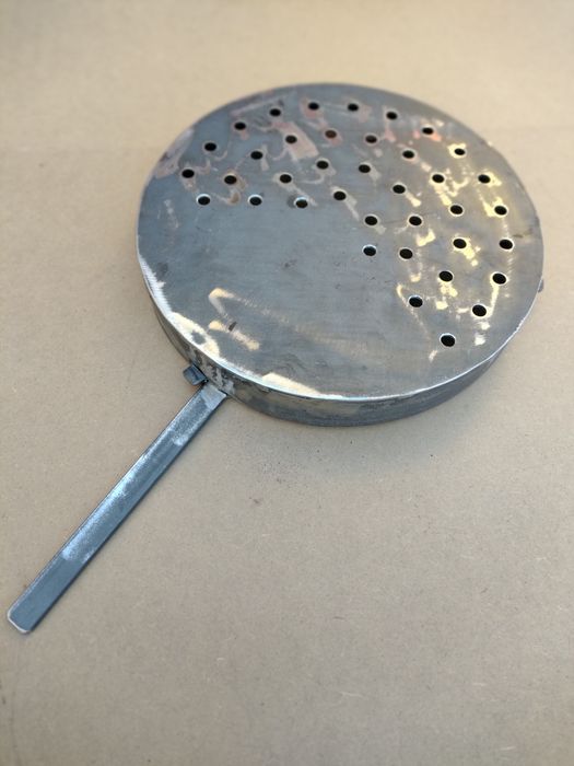 "Grătar" ultra-rapid. Set mini-soba rachetă plus tigaia smoker.