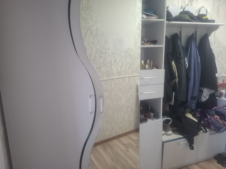 Продам прихожую 80000 тысяч