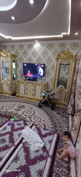 3 xona 2 qavat 6 qavatli uy sotiladi