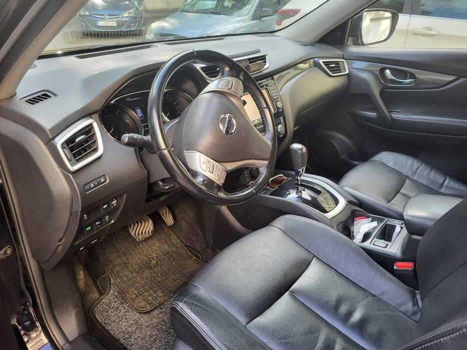 Il Nissan X-Trail Tekna 1.6 păstrat întotdeauna bine în garaj