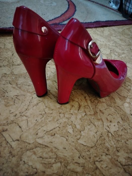 Продаю б/у туфли