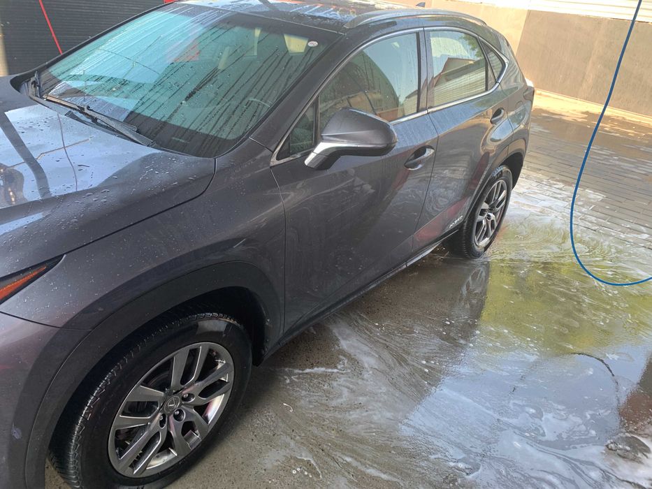 Lexus Seria NX 300h