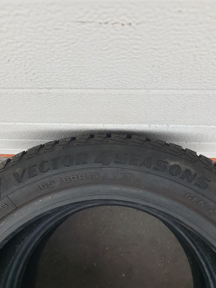 Всесезони гуми 2 броя GOODYEAR Vector4seasons 165 60 R15 дот 3621
