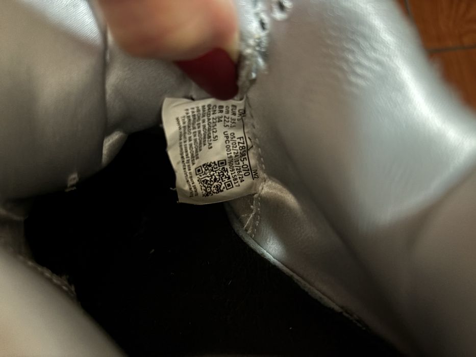 Adidasi Jordan 4 Unisex 35.5