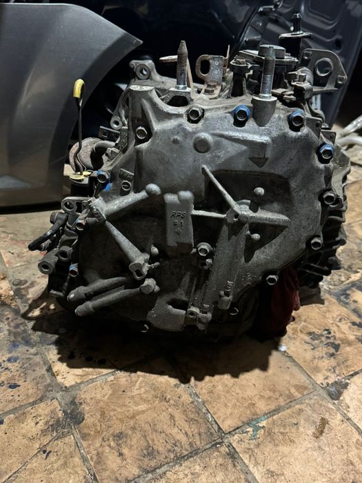 Продам коробку вариатор на запчасти от Хонда Цивик  2008 года