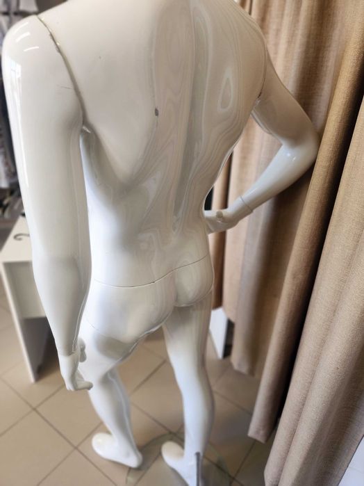 Продавам или заменям за Дамски Мъжки манекен за дрехи