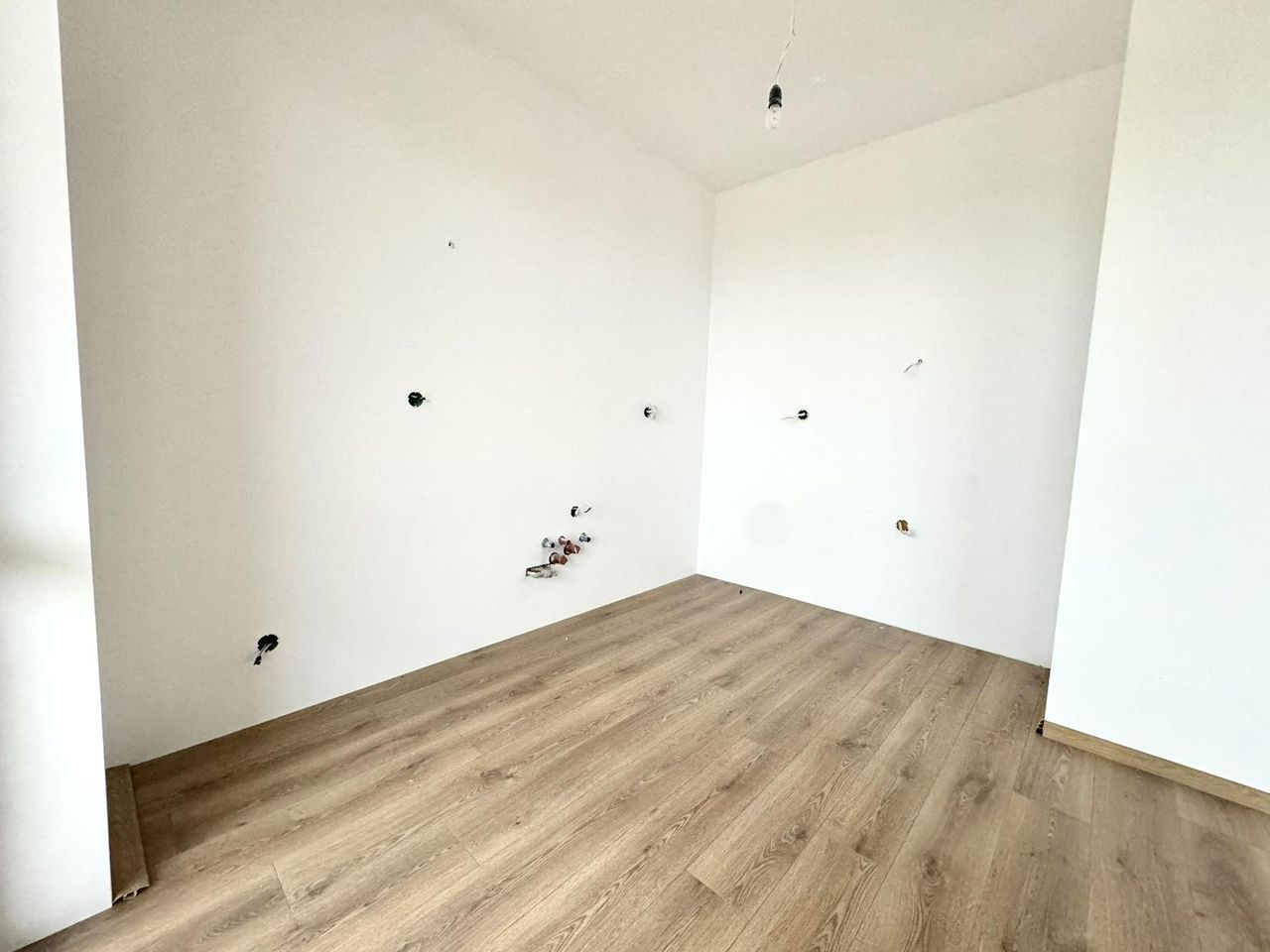 Продава се Къща в Бургас, Център - 100 кв.м за 1400 €/кв.м - Снимка #9