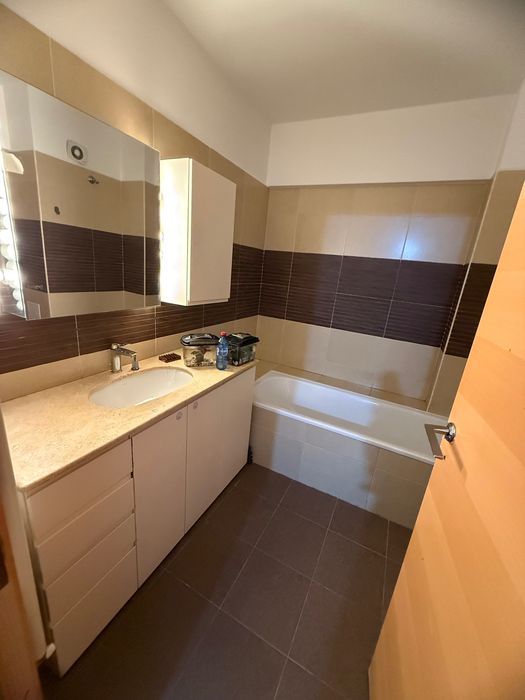 Inchiriez apartament in Viva City