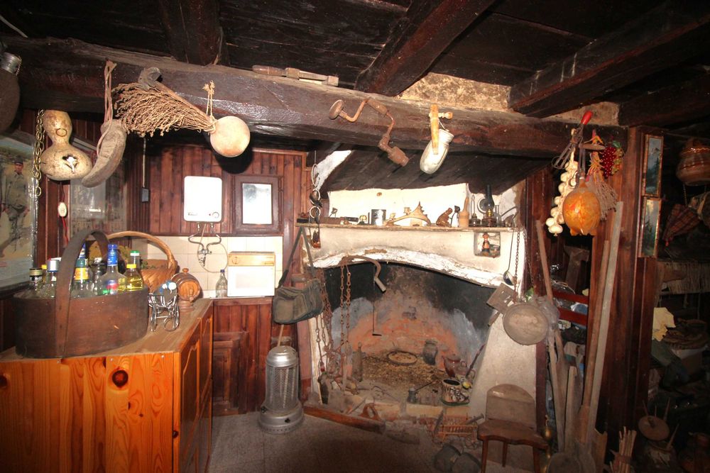 Продава се Къща в с. Дебел дял, Област Габрово - 72 кв.м за 1382 €/кв.м - Снимка #9