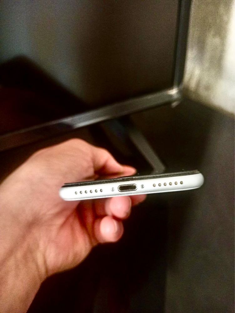 iphone se 2020 holati yaxshi