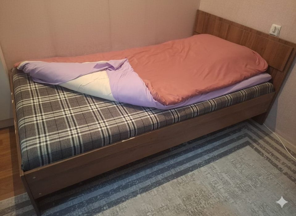 Продам кровать. Полуторка.