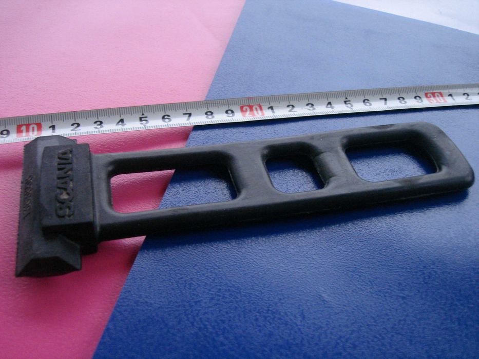 Оригинална скоба за калник Scania 1383858