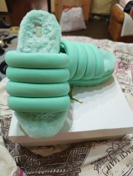 Papuci damă UGG originali mărimea 39