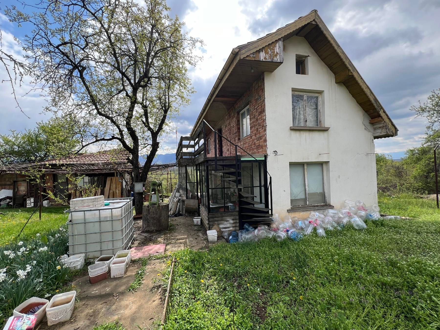 Продавам имот в близост край Враца