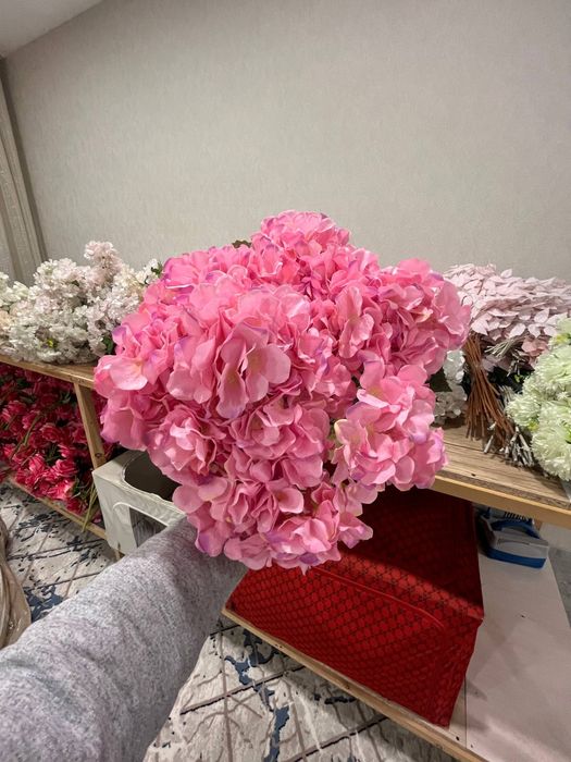 Oformleniya narsalari sotiladi