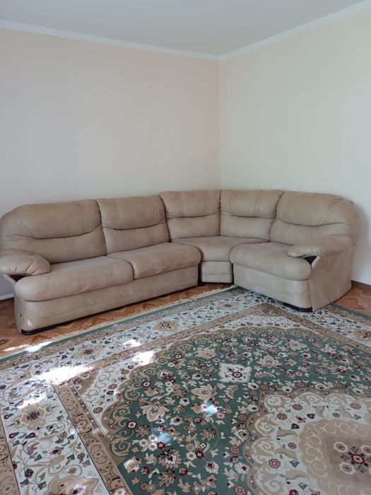 Продам мягкий уголок с тахтой